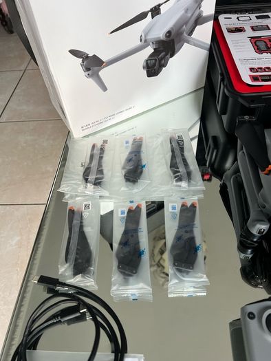 DJI air 3 only a few hours flight time