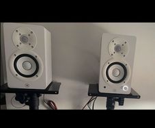 Yamaha HS3 Powered Studio Monitors - White
