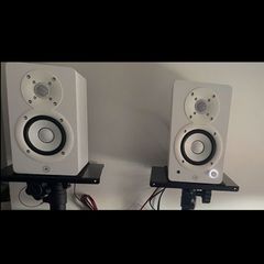 Yamaha HS3 Powered Studio Monitors - White