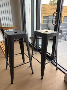 Bar stool