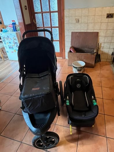 Ickle bubba Venus Prime Jogger I-size travel system and ISOFIX base
