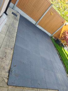 Black Interlocking Foam Floor Tiles x 50 at EUR2 per tile
