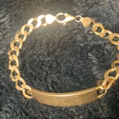gold bracelet