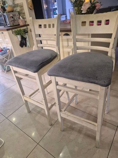 4 Beautiful Dining chairs and 2 bar stools
