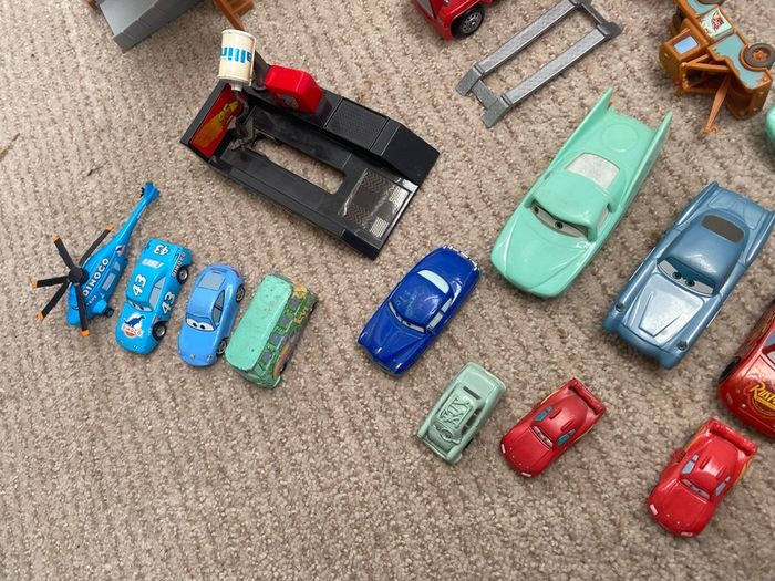 Lightning McQueen  Disney Cars Bundle