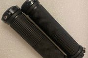 BRAND-NEW 2pcs/1 Pair Mountain Road Cycling Bike BicycleBRAND-NEW MTB Handlebar Cover Grips Smooth Soft Rubber Anti-slip Handle Grip Lock Bar End