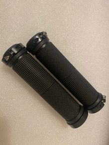BRAND-NEW 2pcs/1 Pair Mountain Road Cycling Bike BicycleBRAND-NEW MTB Handlebar Cover Grips Smooth Soft Rubber Anti-slip Handle Grip Lock Bar End