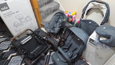 Joie Chrome DLX Trio 3-in-1 Travel System Bundle with i-Snug 2 Car Seat and ISOFix Base