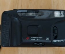 Olympus Trip AF Super Point and Shoot 35mm Film Camera For Parts Repair