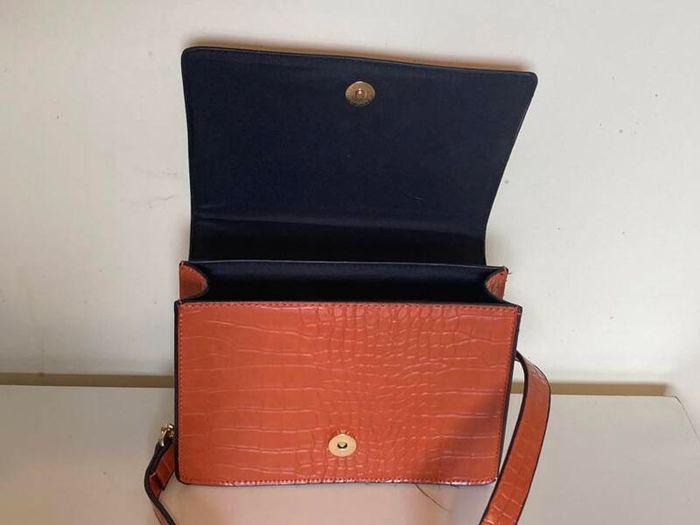 Elegant Croc Effect Crossbody Bag | Gold Chain Detail