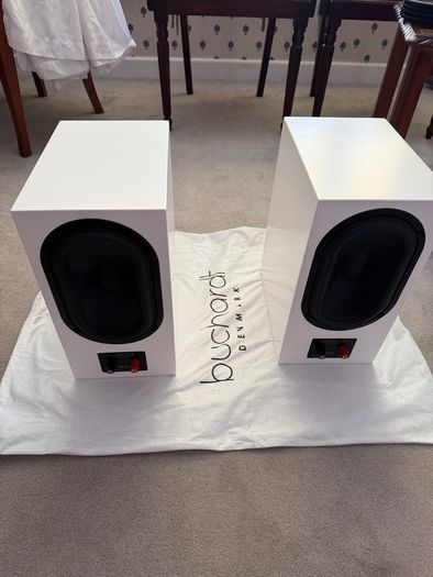 Buchardt Audio P300 Bookshelf Speakers