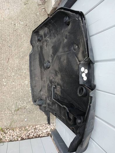 MercedesBenz W204 engine cover