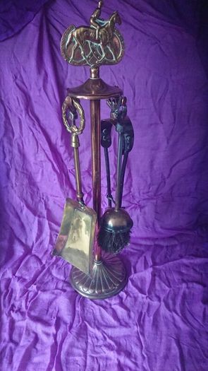 Fireplace companion set