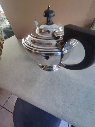Elegant Tea pot,  Silver Plate, For Afternoon Tea