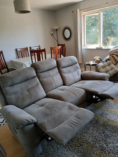 3 seater recliner sofa and reclining armchair