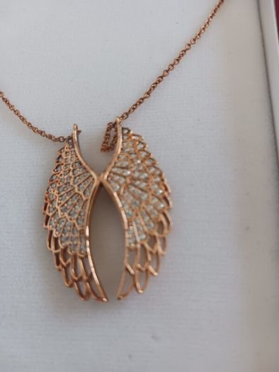 gold angel wings necklace