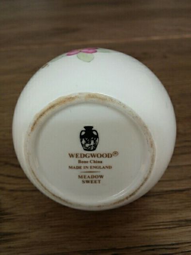 Wedgwood bud vase meadow sweet collection