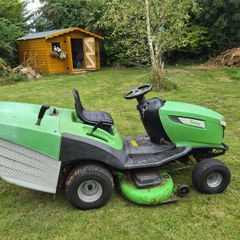 Ride on lawn mower