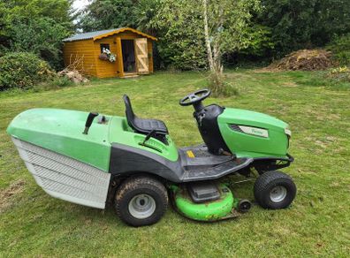 Ride on lawn mower