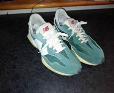 New Balance 327 Shoes