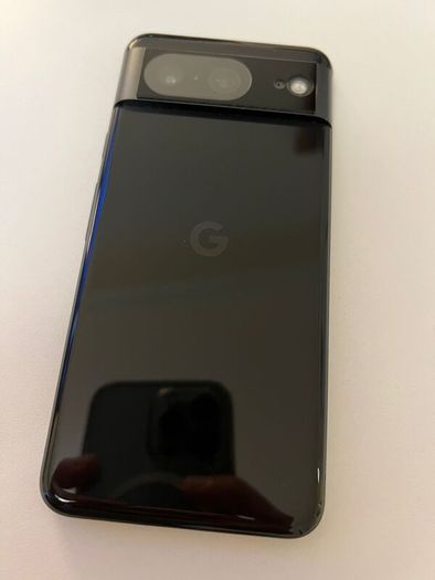 Google Pixel 8 128GB - Immaculate - Box, Cable, OtterBox + Extra Case
