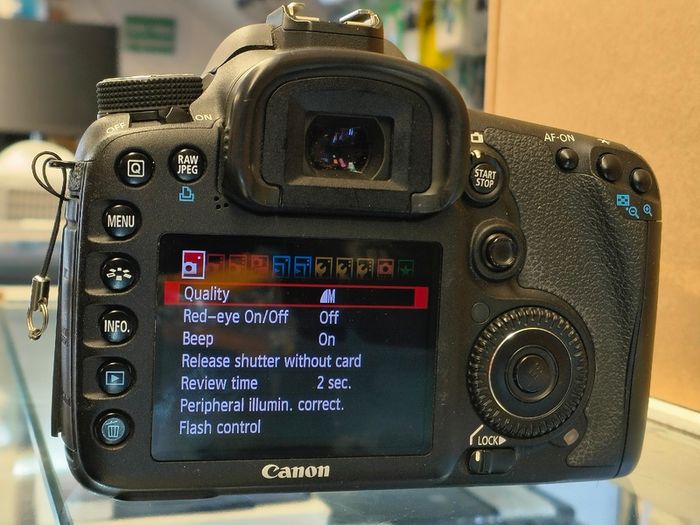 Canon EOS 7D 18.0 MP Digital SLR Camera Body Only