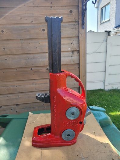toe jack
