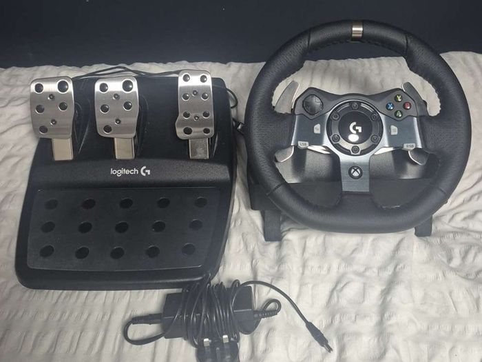 Logitech g920 gaming wheel