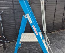 Industrial foldup  construction podium ladder