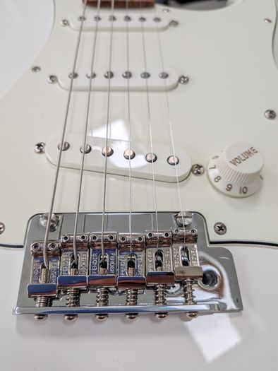 Fender Player Stratocaster electric guitar, Polar white