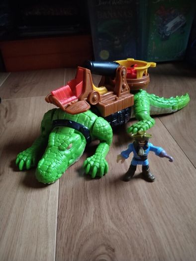 Imaginext crocodile and pirate