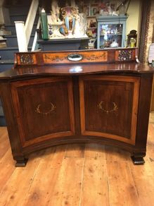 Antiques sidebord