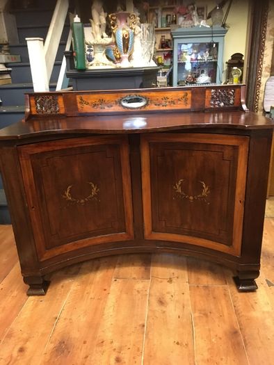 Antiques sidebord