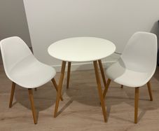 Round Table and 2 chairs