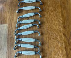 Free kitchen cabinet handles X24 Need gone ASAP by tomorrow or will go in skip