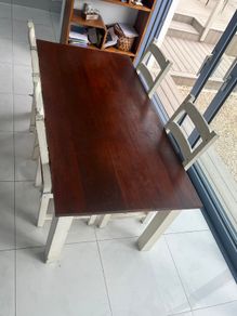 Kitchen table and 4 chairs