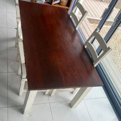 Kitchen table and 4 chairs