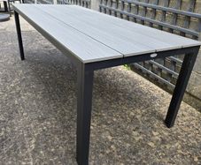 Garden table seats 6/8