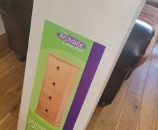 chest of drawers