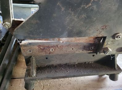 aluminium soffit guillotine