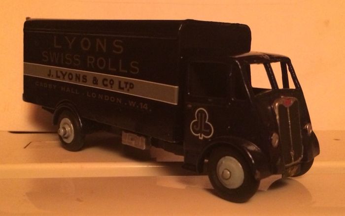 Dinky Toys Guy Van