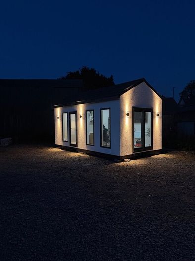 Home office / garden room / utility room / cabin /
