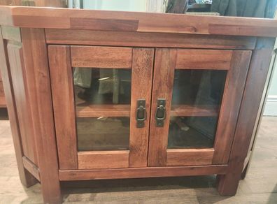 Television corner unit
