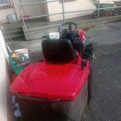Ride on lawnmower