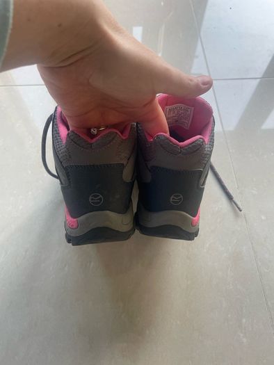 girls hiking boots