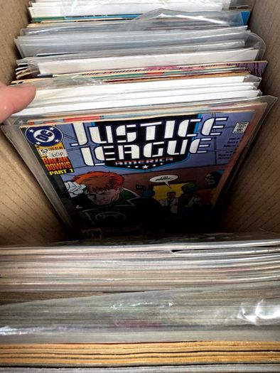 Marvel & DC Long Comic Box w 300 comics for Sale