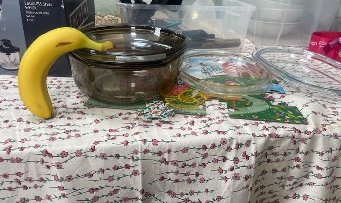 Pyrex bowl & dishes