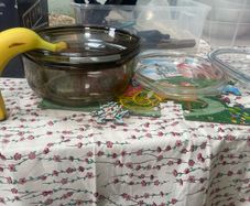 Pyrex bowl & dishes
