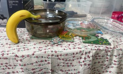 Pyrex bowl & dishes