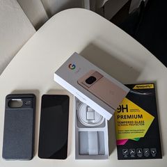 Google Pixel 8 - Like new - Google warranty until Feb 2027